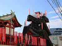 食物の神様、豊受姫命を祀る穴守稲荷神社の社殿。