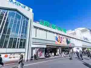 トレンド発信地ルミネ2の外観